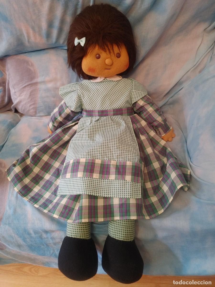 Mu&ntilde;ecas composici&oacute;n: mu&ntilde;eca antigua grande ,mide 80 ctm,fieltro y relleno de algodon