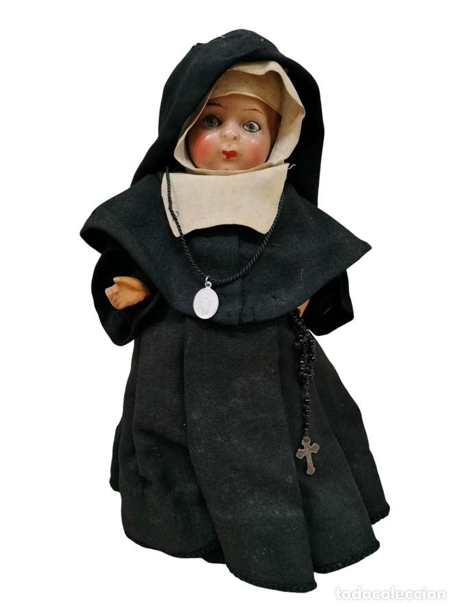 Mu&ntilde;ecas composici&oacute;n: ANTIGUA MU&Ntilde;ECA CON H&Aacute;BITO DE MONJA (NUN DOLL). SIN MARCA. COMPOSICI&Oacute;N. EUROPA. CIRCA 1940 - 1960.