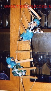 Mu&ntilde;ecas espa&ntilde;olas modernas: ESCALERA CON DOS MU&Ntilde;ECOS - Foto 1