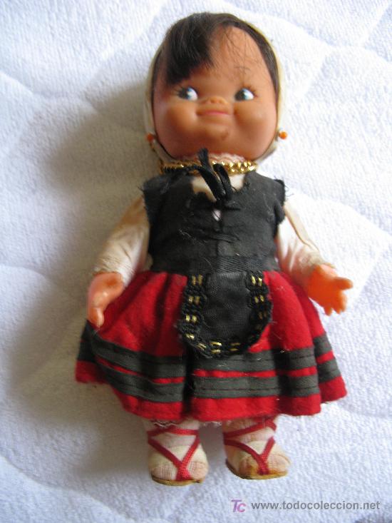 Mu&ntilde;ecas espa&ntilde;olas modernas: mu&ntilde;eco con traje regional - Foto 2