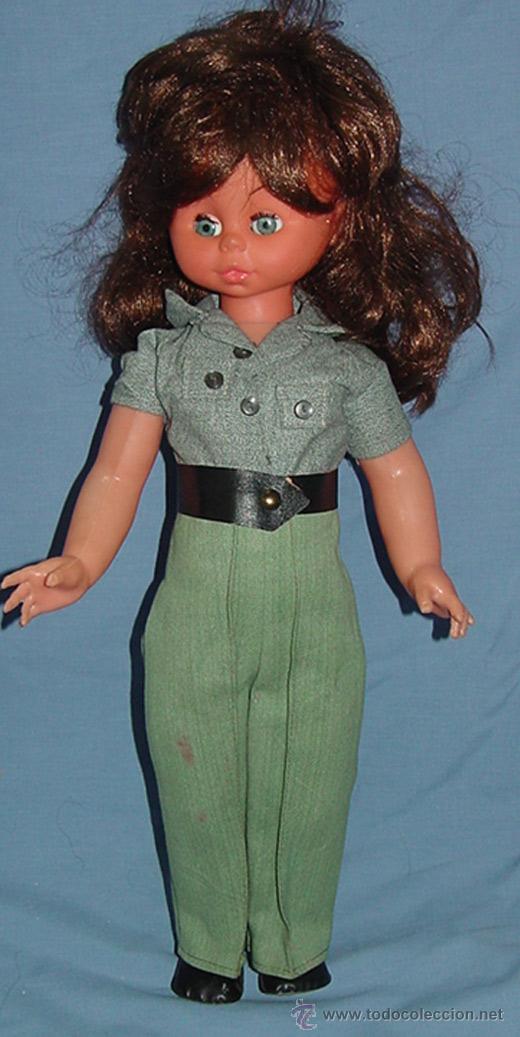 Mu&ntilde;ecas espa&ntilde;olas modernas: Mu&ntilde;eca de vinilo vestida con uniforme militar - Foto 1