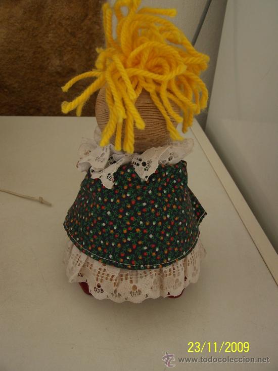 Mu&ntilde;ecas espa&ntilde;olas modernas: MU&Ntilde;ECA - HUCHA DE MADERA-- MIDE 22 CM. - Foto 3