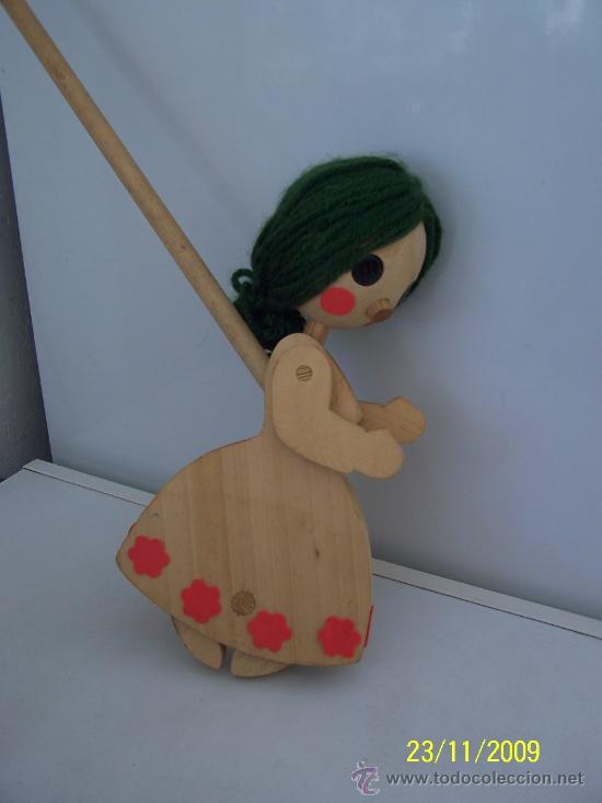 Mu&ntilde;ecas espa&ntilde;olas modernas: MU&Ntilde;ECA - CORRE PASILLOS, DE MADERA- MIDE 34 CM. (LA MU&Ntilde;ECA) - Foto 1