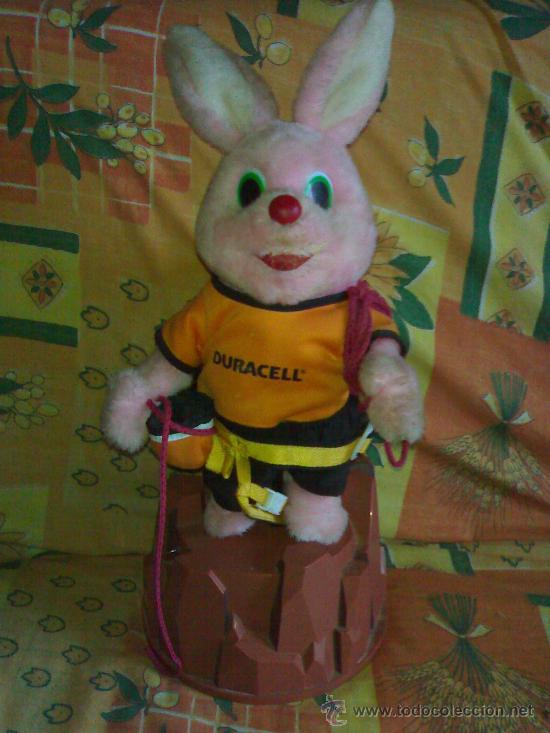 Mu&ntilde;ecas espa&ntilde;olas modernas: conejo de duracel escalador funcionando - Foto 1
