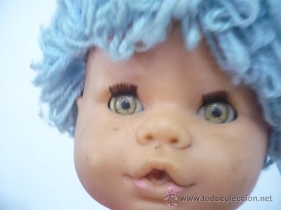 Moderne spanische Puppen: MU&Ntilde;ECA MAJBER CAUDETE PARA RESTAURAR CON PELO LANA AZUL RARA  FALTA PIERNA OJOS PRECIOSOS