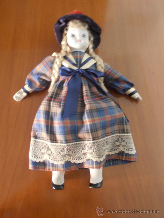 Mu&ntilde;ecas Espa&ntilde;olas Modernas: Bonita mu&ntilde;eca de porcelana de los a&ntilde;os 80 completamente nueva