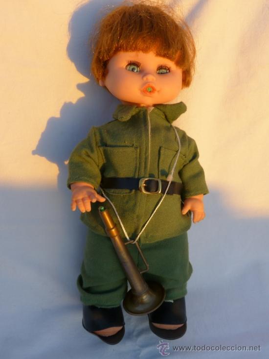 Mu&ntilde;ecas espa&ntilde;olas modernas: mu&ntilde;eca trompetista soldado - Foto 1
