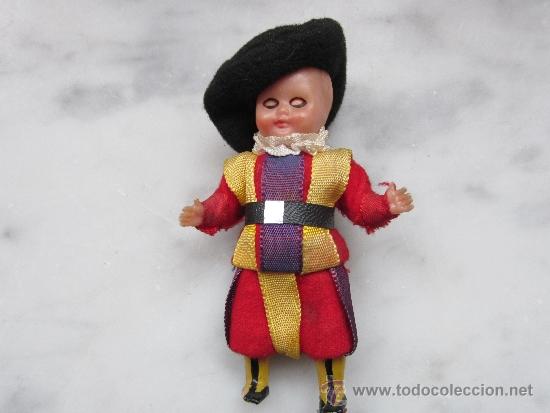 Poup&eacute;es Espagnoles Modernes: peque&ntilde;o guarda suizo