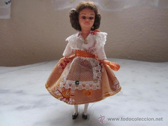 Mu&ntilde;ecas espa&ntilde;olas modernas: mu&ntilde;eca valenciana mini - Foto 1