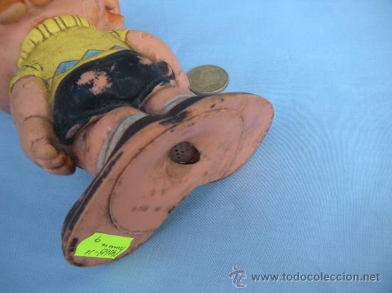 Mu&ntilde;ecas espa&ntilde;olas modernas: GRACIOSO MU&Ntilde;ECO DE GOMA CON LIBRO. MARCA BB - Foto 2