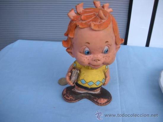 Mu&ntilde;ecas espa&ntilde;olas modernas: GRACIOSO MU&Ntilde;ECO DE GOMA CON LIBRO. MARCA BB - Foto 4