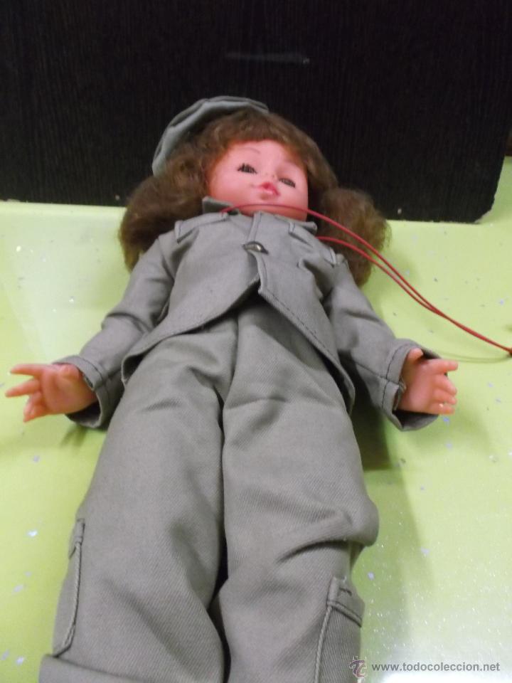 Mu&ntilde;ecas espa&ntilde;olas modernas: Mu&ntilde;eca ataviada con uniforme militar - Foto 4