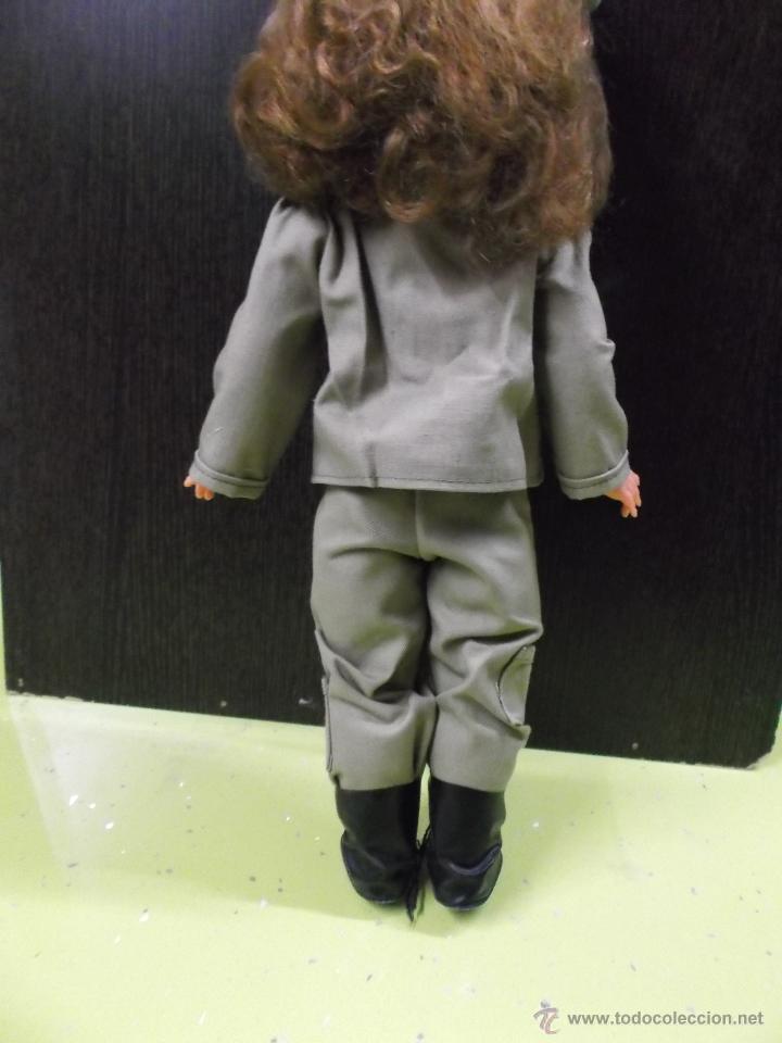 Mu&ntilde;ecas espa&ntilde;olas modernas: Mu&ntilde;eca ataviada con uniforme militar - Foto 6