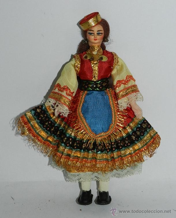 Mu&ntilde;ecas espa&ntilde;olas modernas: MU&Ntilde;ECA CON TRAJE REGIONAL, REALIZADA EN PLASTICO, MIDE 18 CMS. - Foto 1