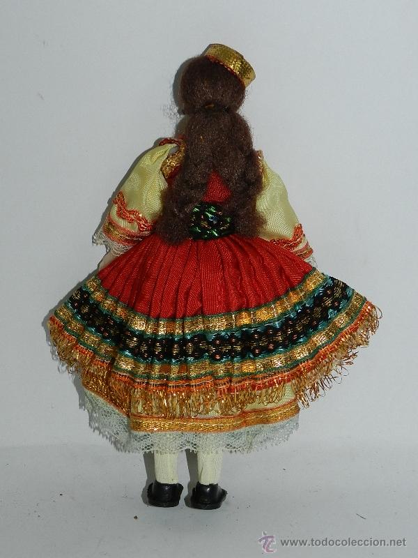Mu&ntilde;ecas espa&ntilde;olas modernas: MU&Ntilde;ECA CON TRAJE REGIONAL, REALIZADA EN PLASTICO, MIDE 18 CMS. - Foto 2