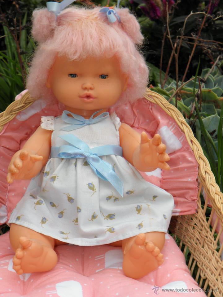 Poup&eacute;es Espagnoles Modernes: Mu&ntilde;eca Meoncete Pochol&iacute;n de Majber de 38 cm, pelo rosa