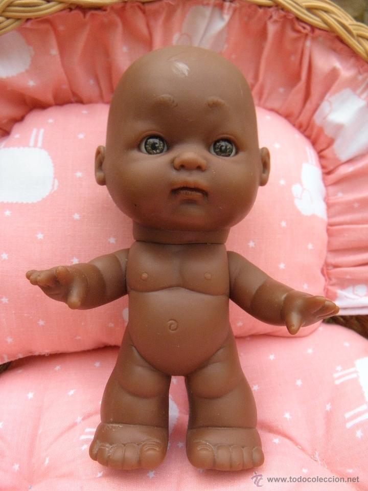 Poup&eacute;es Espagnoles Modernes: Antiguo mu&ntilde;eco beb&eacute; negro de goma, de 15 cm