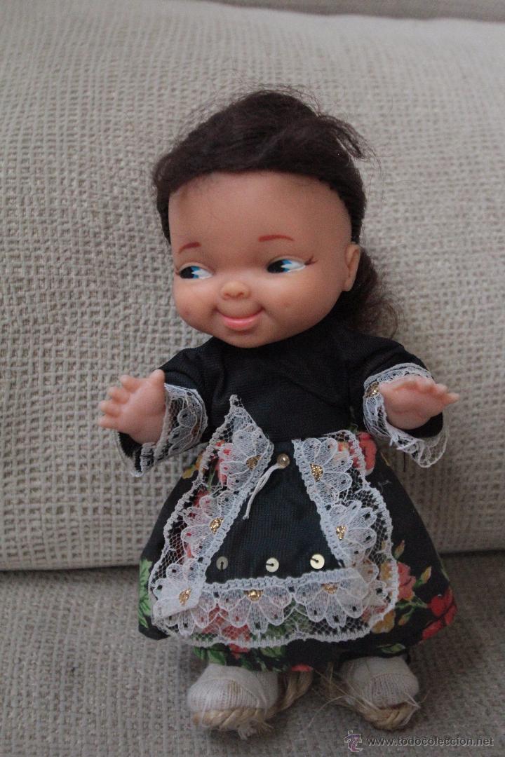 Mu&ntilde;ecas espa&ntilde;olas modernas: Mu&ntilde;eca Berna, vestido tradicional - Foto 1