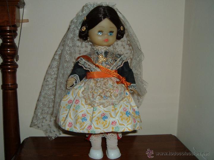 Mu&ntilde;ecas espa&ntilde;olas modernas: Mu&ntilde;eca vestida de Fallera - Foto 1