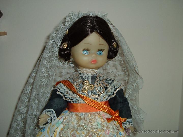 Mu&ntilde;ecas espa&ntilde;olas modernas: Mu&ntilde;eca vestida de Fallera - Foto 2