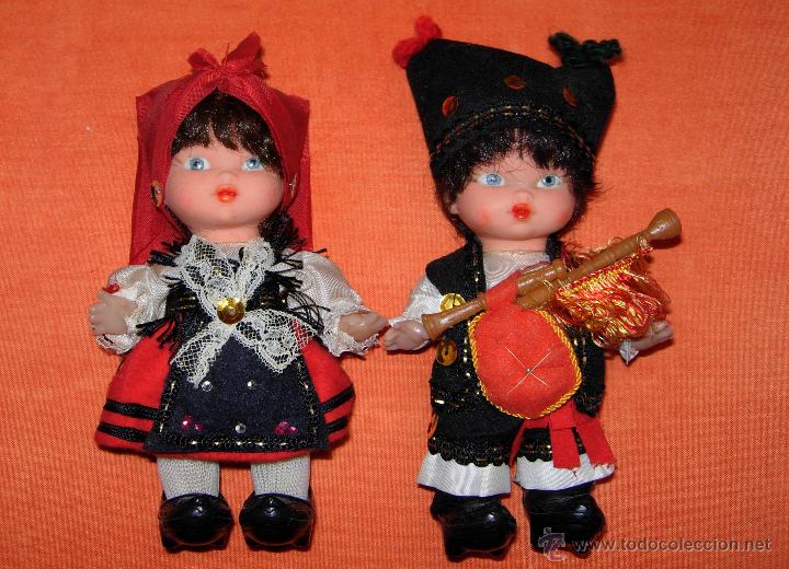 Mu&ntilde;ecas espa&ntilde;olas modernas: Pareja de mu&ntilde;ecos regionales - Foto 1