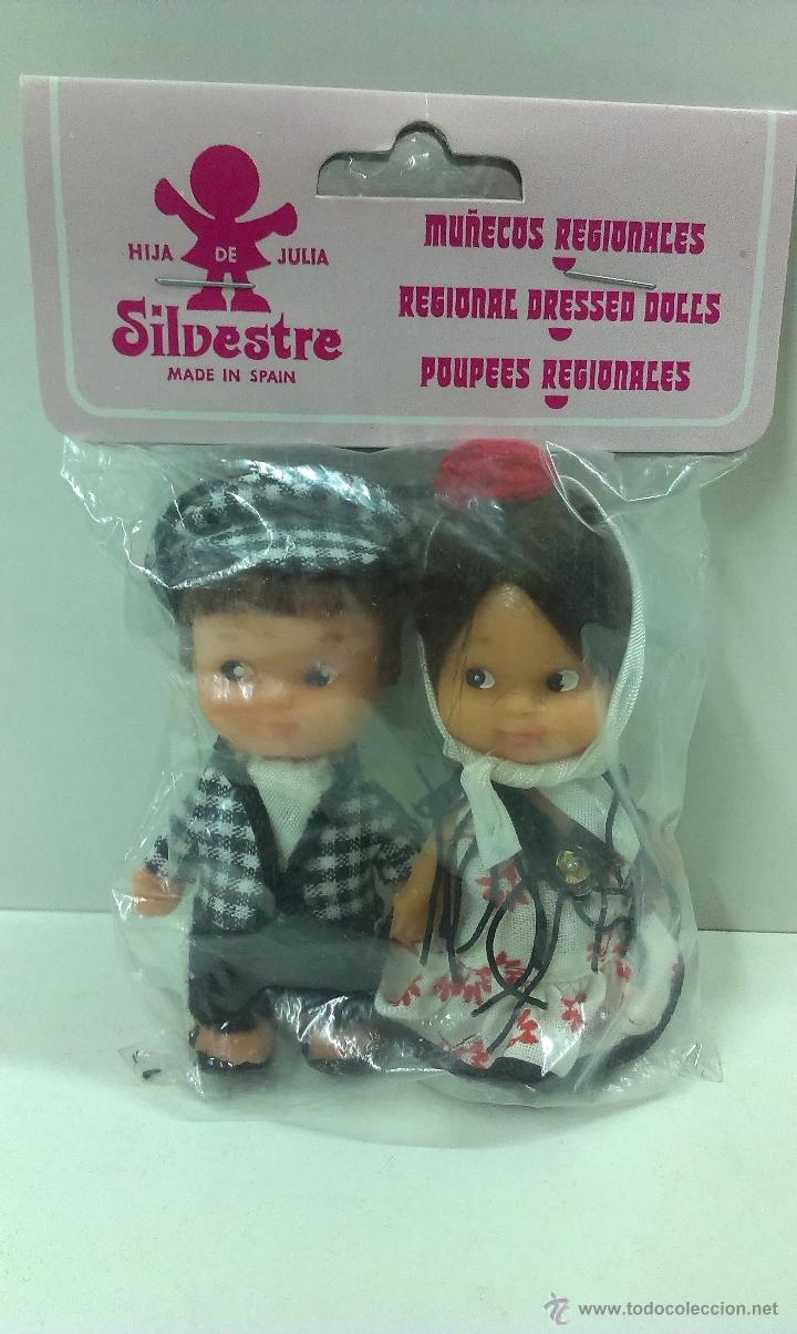 Mu&ntilde;ecas Espa&ntilde;olas Modernas: PAREJA DE CHULAPOS MADRILE&Ntilde;OS . PARA COLGAR CON VENTOSA . MADE IN SPAIN