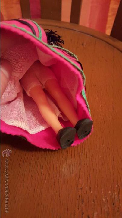 Mu&ntilde;ecas espa&ntilde;olas modernas: mu&ntilde;eca con vestido tradicional y cruz - Foto 5
