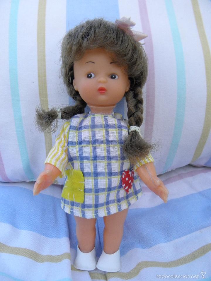 Mu&ntilde;ecas Espa&ntilde;olas Modernas: Antigua mu&ntilde;eca espa&ntilde;ola de marca A. Bordera, de 17 cm de los a&ntilde;os 60