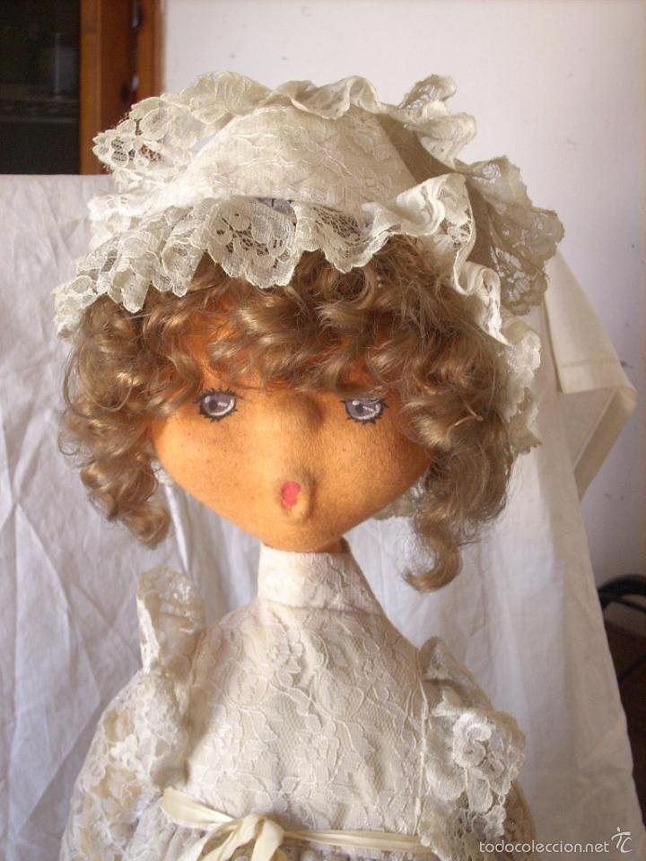 Mu&ntilde;ecas espa&ntilde;olas modernas: Mu&ntilde;eca de fieltro, trapo y pl&aacute;stico - Foto 2