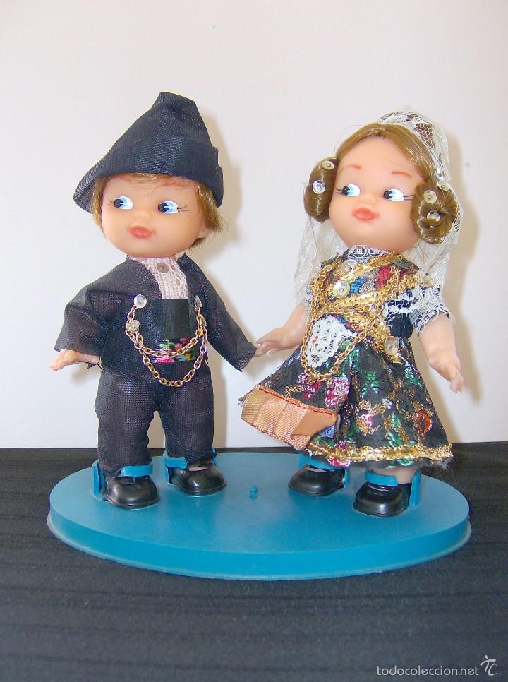 Mu&ntilde;ecas espa&ntilde;olas modernas: PAREJA CON TRAJES REGIONALES. - Foto 1
