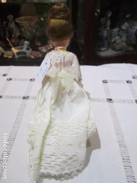 Mu&ntilde;ecas espa&ntilde;olas modernas: Peque&ntilde;a mu&ntilde;eca de celuloide, con vestido de novia. - Foto 4