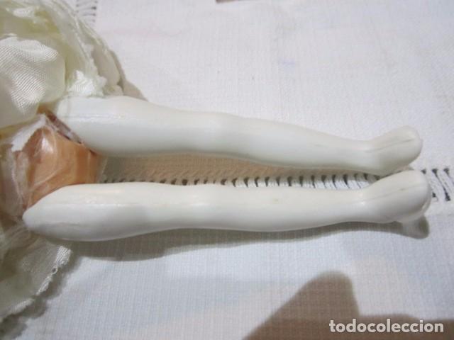 Mu&ntilde;ecas espa&ntilde;olas modernas: Peque&ntilde;a mu&ntilde;eca de celuloide, con vestido de novia. - Foto 5