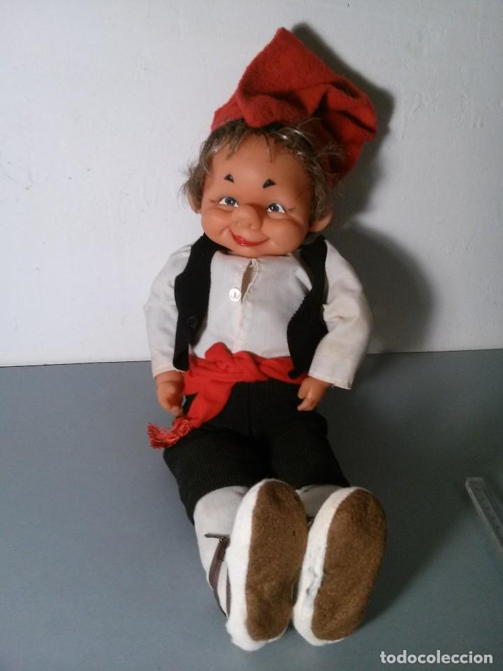 Mu&ntilde;ecas espa&ntilde;olas modernas: mu&ntilde;eco de goma regional - Foto 1