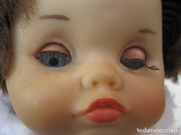 Mu&ntilde;ecas espa&ntilde;olas modernas: MU&Ntilde;ECA DE PL&Aacute;STICO DE LOS A&Ntilde;OS 70. - Foto 4