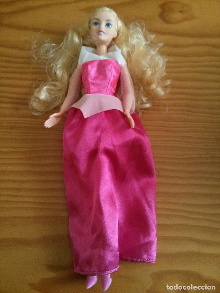Mu&ntilde;ecas espa&ntilde;olas modernas: MU&Ntilde;ECA AURORA DISNEY SIMBA USADA A&Ntilde;OS 2004 - Foto 1