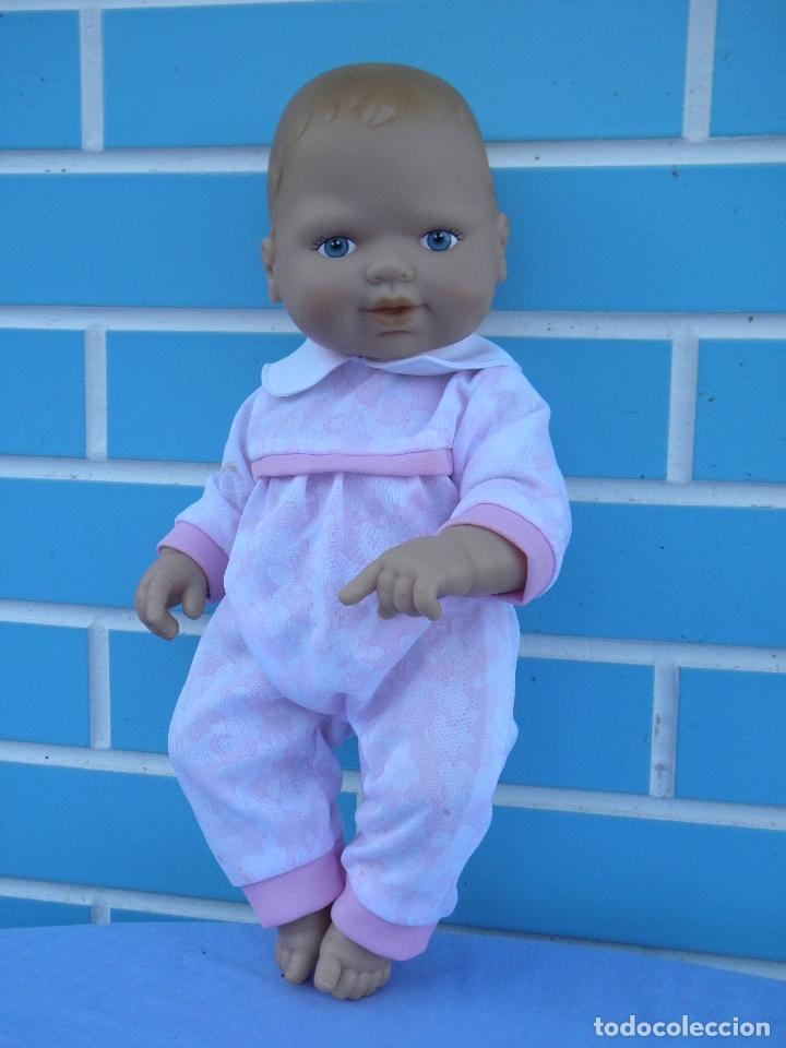 Mu&ntilde;ecas Espa&ntilde;olas Modernas: Antiguo mu&ntilde;eco beb&eacute; de marca Lucky de 35 cm