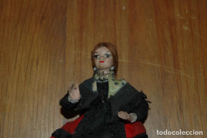 Mu&ntilde;ecas espa&ntilde;olas modernas: MINI MU&Ntilde;ECA ASTURIANA DE MADERA - Foto 3
