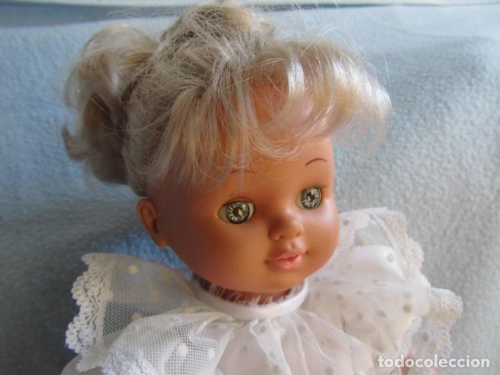 Mu&ntilde;ecas espa&ntilde;olas modernas: Mu&ntilde;eca habladora BB comuni&oacute;n funcionando - Foto 3
