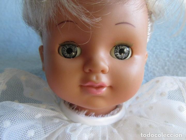 Mu&ntilde;ecas espa&ntilde;olas modernas: Mu&ntilde;eca habladora BB comuni&oacute;n funcionando - Foto 4