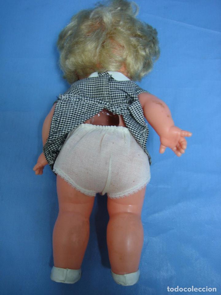 Mu&ntilde;ecas espa&ntilde;olas modernas: Antigua Mu&ntilde;eca pl&aacute;stico r&iacute;gido. Mide 34 cm - Foto 3