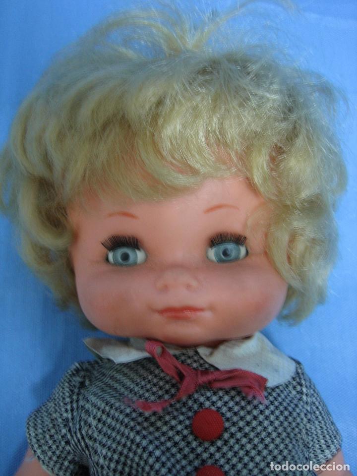 Mu&ntilde;ecas espa&ntilde;olas modernas: Antigua Mu&ntilde;eca pl&aacute;stico r&iacute;gido. Mide 34 cm - Foto 6