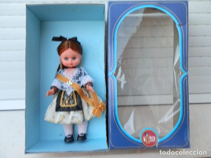 Moderne spanische Puppen: ANTIGUA MU&Ntilde;ECA VESTIDA CATALANA DE ARTESANIA FOLK MADE IN SPAIN A&Ntilde;OS 70.