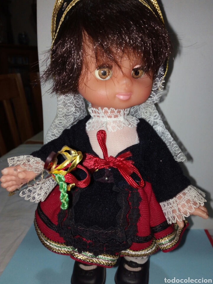 Mu&ntilde;ecas espa&ntilde;olas modernas: MU&Ntilde;ECA DE GOMA VESTIDA DE ASTURIANA - Foto 1