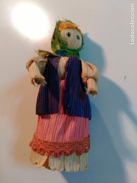 Mu&ntilde;ecas espa&ntilde;olas modernas: MU&Ntilde;ECA PEQUE&Ntilde;A DE PAJA, CON TRAJE TIPICO - Foto 1