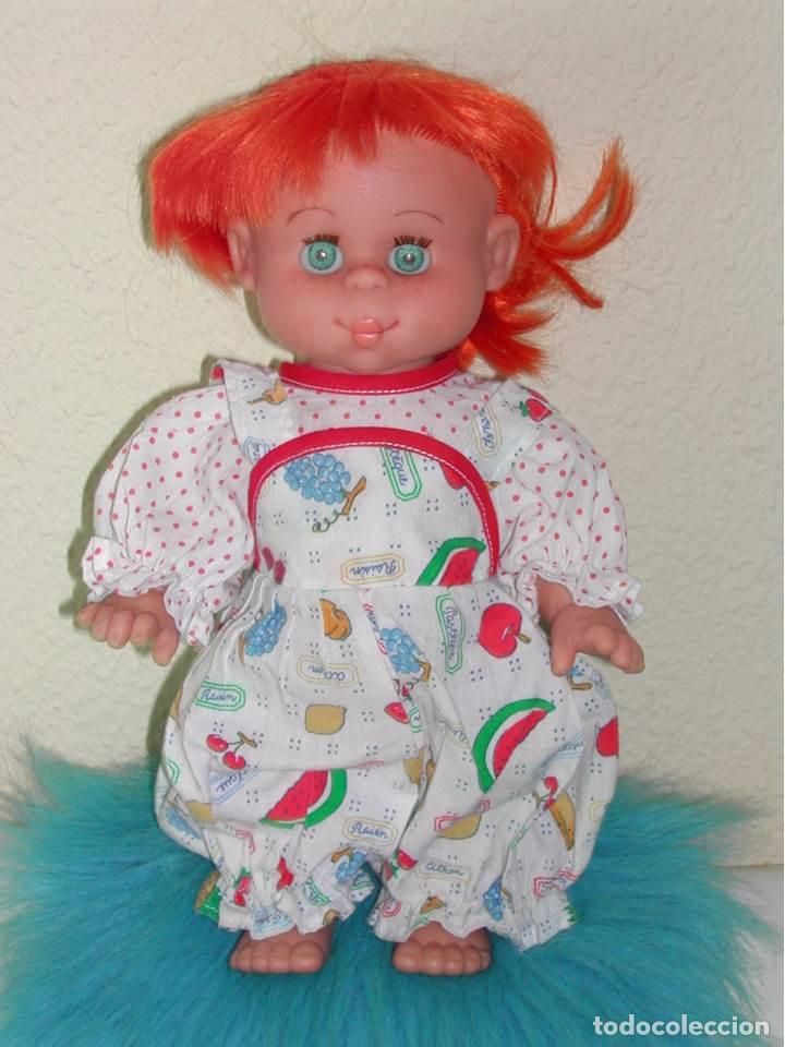 Mu&ntilde;ecas Espa&ntilde;olas Modernas: Mu&ntilde;eca POCAS PECAS de FEBER.