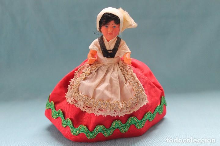 Mu&ntilde;ecas espa&ntilde;olas modernas: MU&Ntilde;ECA CELULOIDE CON TRAJE TIPICO-unida con gomas-Vintage - Foto 5