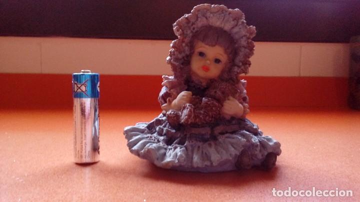 Mu&ntilde;ecas espa&ntilde;olas modernas: PRECIOSA MU&Ntilde;ECA DE RESINA ESTILO ANTIGUO