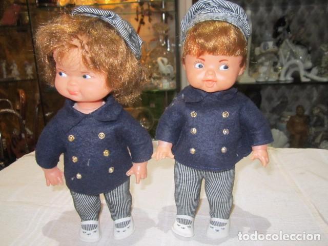 Mu&ntilde;ecas espa&ntilde;olas modernas: Pareja de mu&ntilde;ecos de celuloide. 22 cms. Marca trasera. - Foto 1