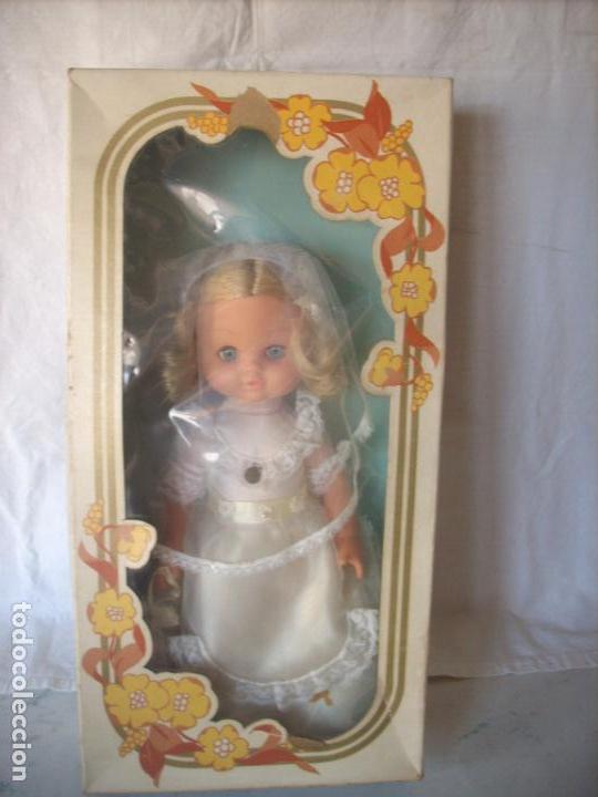 Mu&ntilde;ecas espa&ntilde;olas modernas: Mu&ntilde;eca de comuni&oacute;n de Mu&ntilde;ecas Alfonso, en su caja - Foto 3