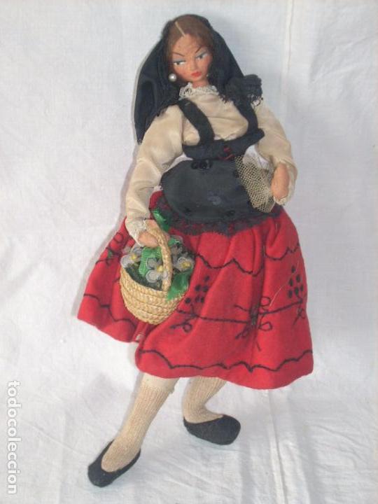 Mu&ntilde;ecas espa&ntilde;olas modernas: Mu&ntilde;eca regional, Layna - Foto 1